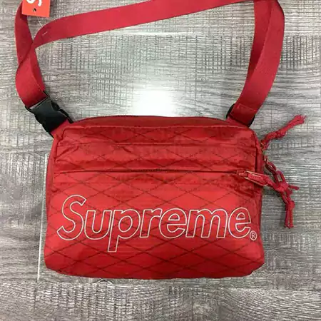 supreme 財布 ウエストバッグ