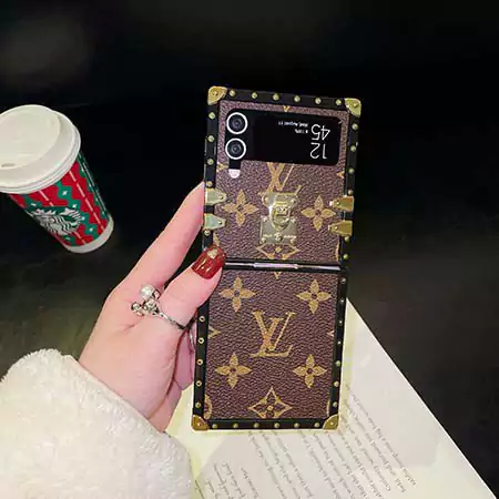 シュプリーム スマホケース 競合少