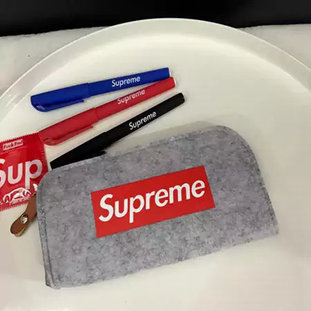 Supreme 旅行用財布