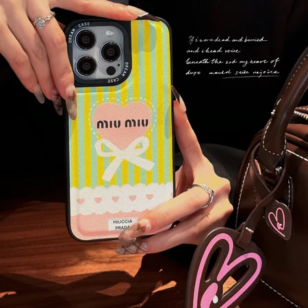 miumiu スマホケース