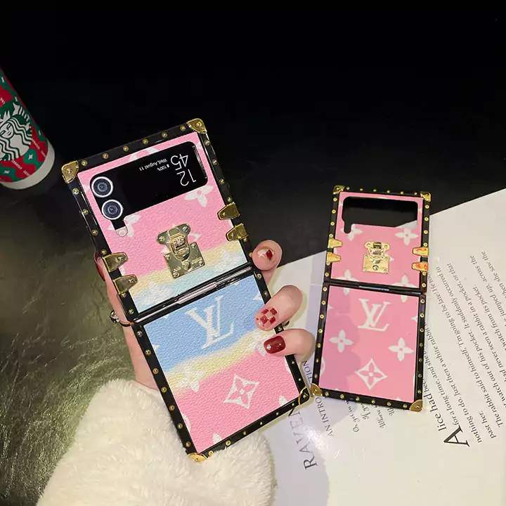 シュプリーム スマホケース 競合少