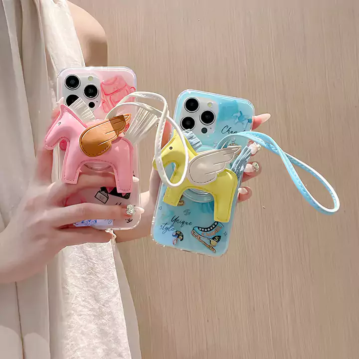 シャネル風スマホケース