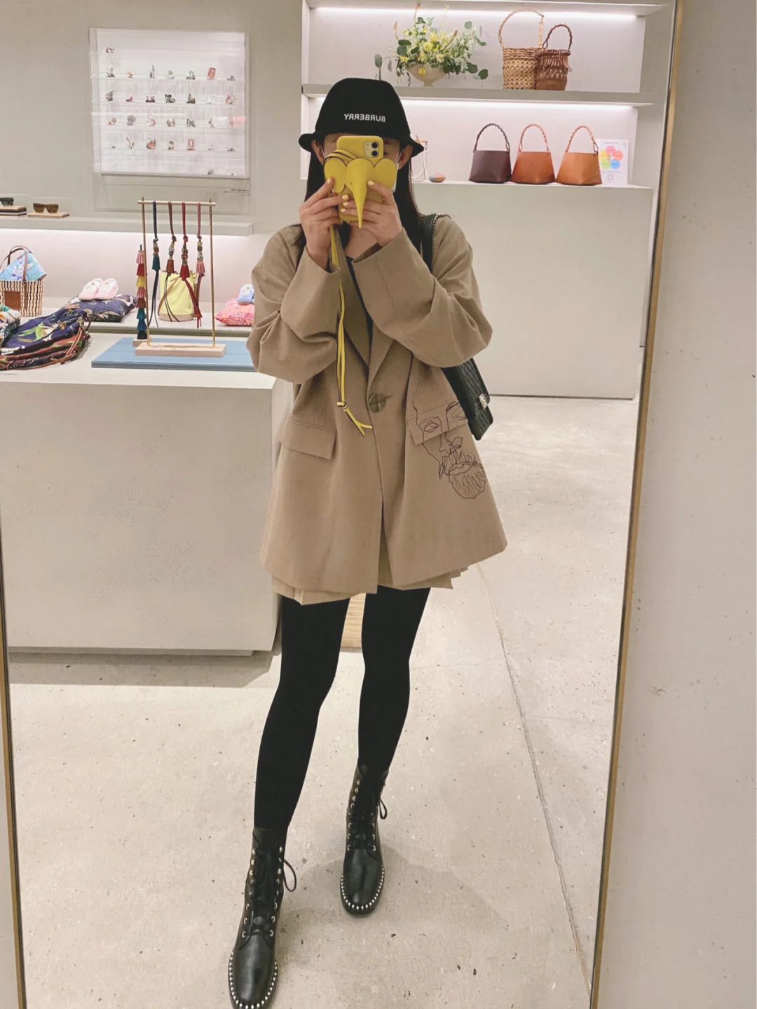 iphone ケース 人気 ブランド 女子​